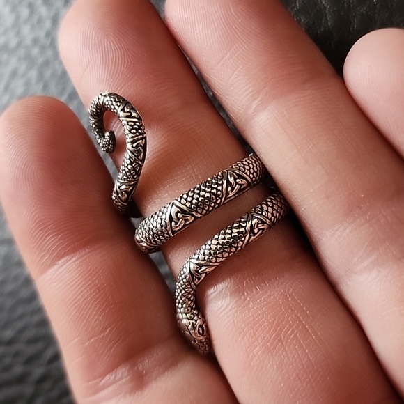 Sterling silver snake ring- size 7.5 - Picture 6 of 10